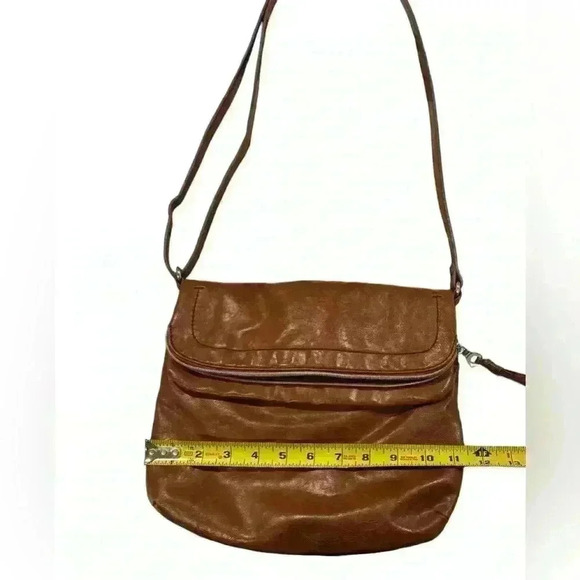 Women’s Relic By Fossil Cora Expandable Zippered Crossbody Bag: Cognac - Picture 6 of 9